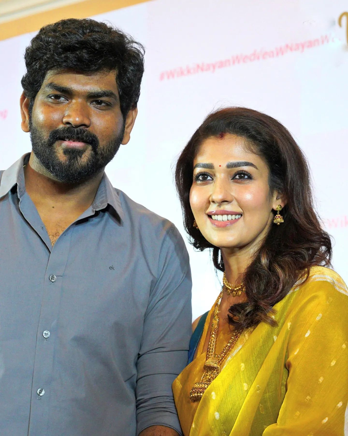 നയന്‍താര കൊച്ചിയില്‍; കറുപ്പണിഞ്ഞ് വിഘ്‌നേഷും... താരദമ്പതികളുടെ ചിത്രങ്ങള്‍