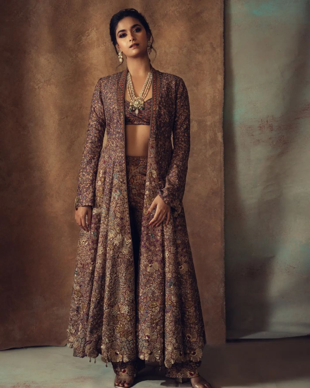  'സോ ഹോട്ട് ആന്റ് അട്രാക്റ്റീവ്'; സുഹൃത്തിന്റെ വിവാഹത്തിന് ഒരുങ്ങിയ കീർത്തി സുരേഷ്..വൈറൽ ചിത്രങ്ങൾ