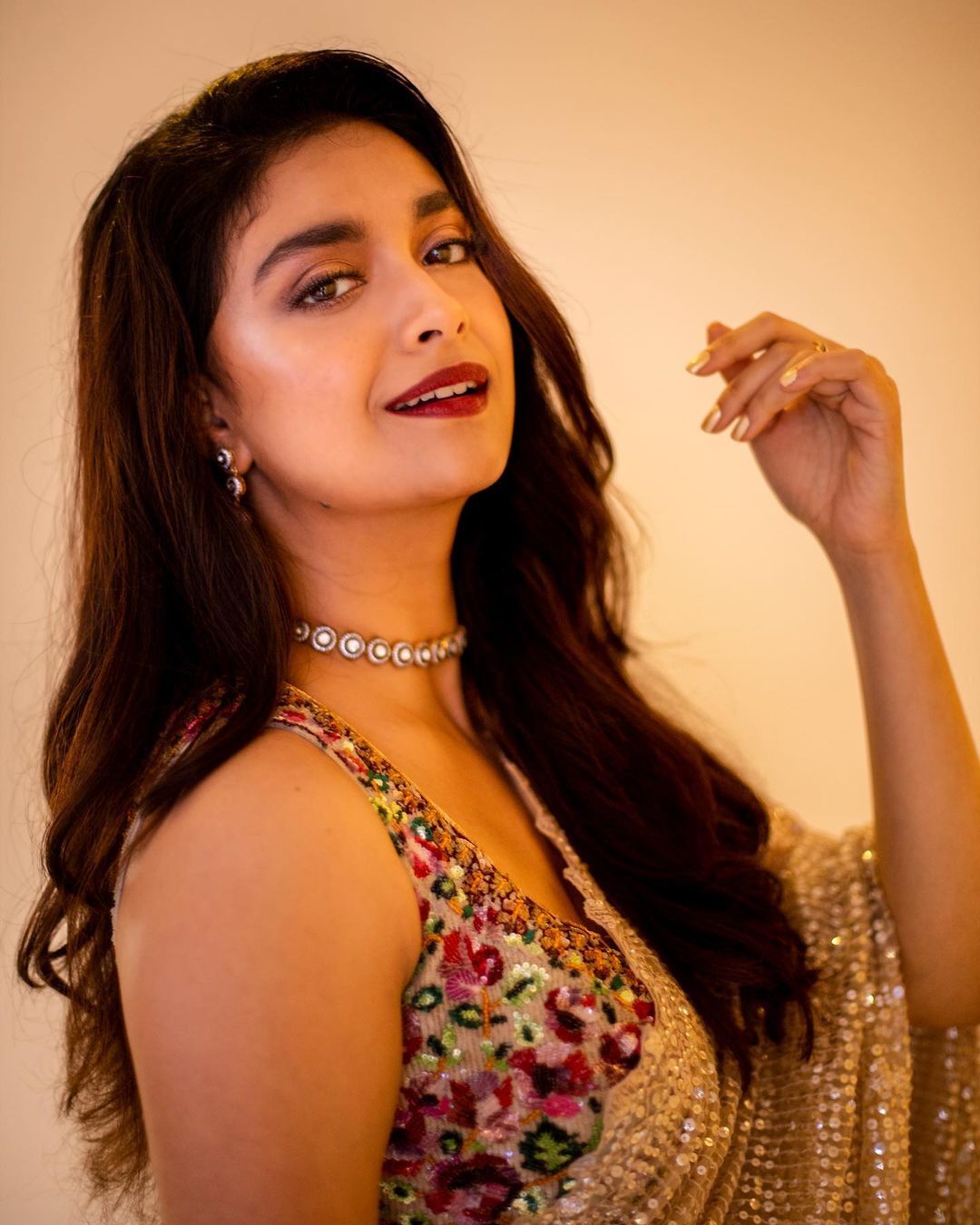  'സോ ഹോട്ട് ആന്റ് അട്രാക്റ്റീവ്'; സുഹൃത്തിന്റെ വിവാഹത്തിന് ഒരുങ്ങിയ കീർത്തി സുരേഷ്..വൈറൽ ചിത്രങ്ങൾ