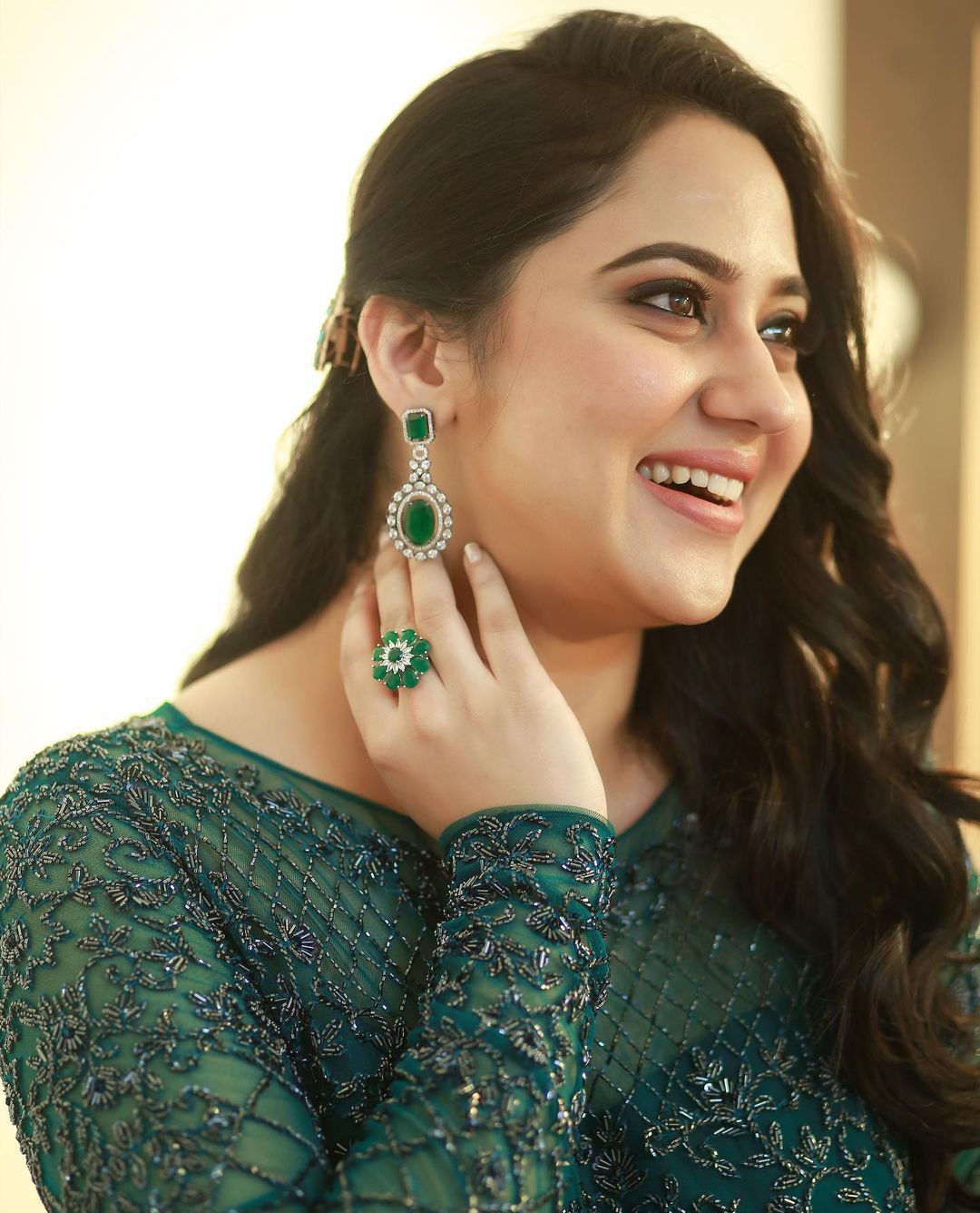 മിയ ജോര്‍ജിന്റെ പുതിയ ചിത്രം സൂപ്പര്‍; അശ്വിന്‍ തിളങ്ങിയെന്ന് ആരാധകര്‍...