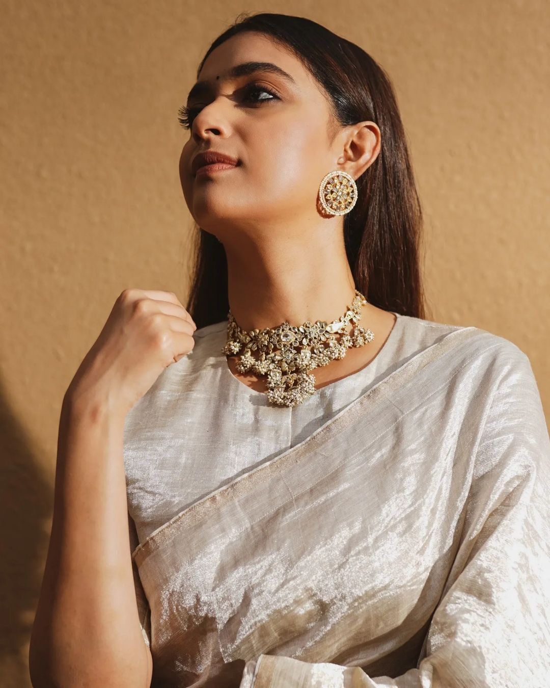  'വാശി' ലുക്ക് കൊള്ളാം..സാരിയുടുത്ത് വന്നാൽ കീർത്തിയെ നോക്കിയിരുന്ന് പോകും';വൈറലായി ചിത്രങ്ങൾ 