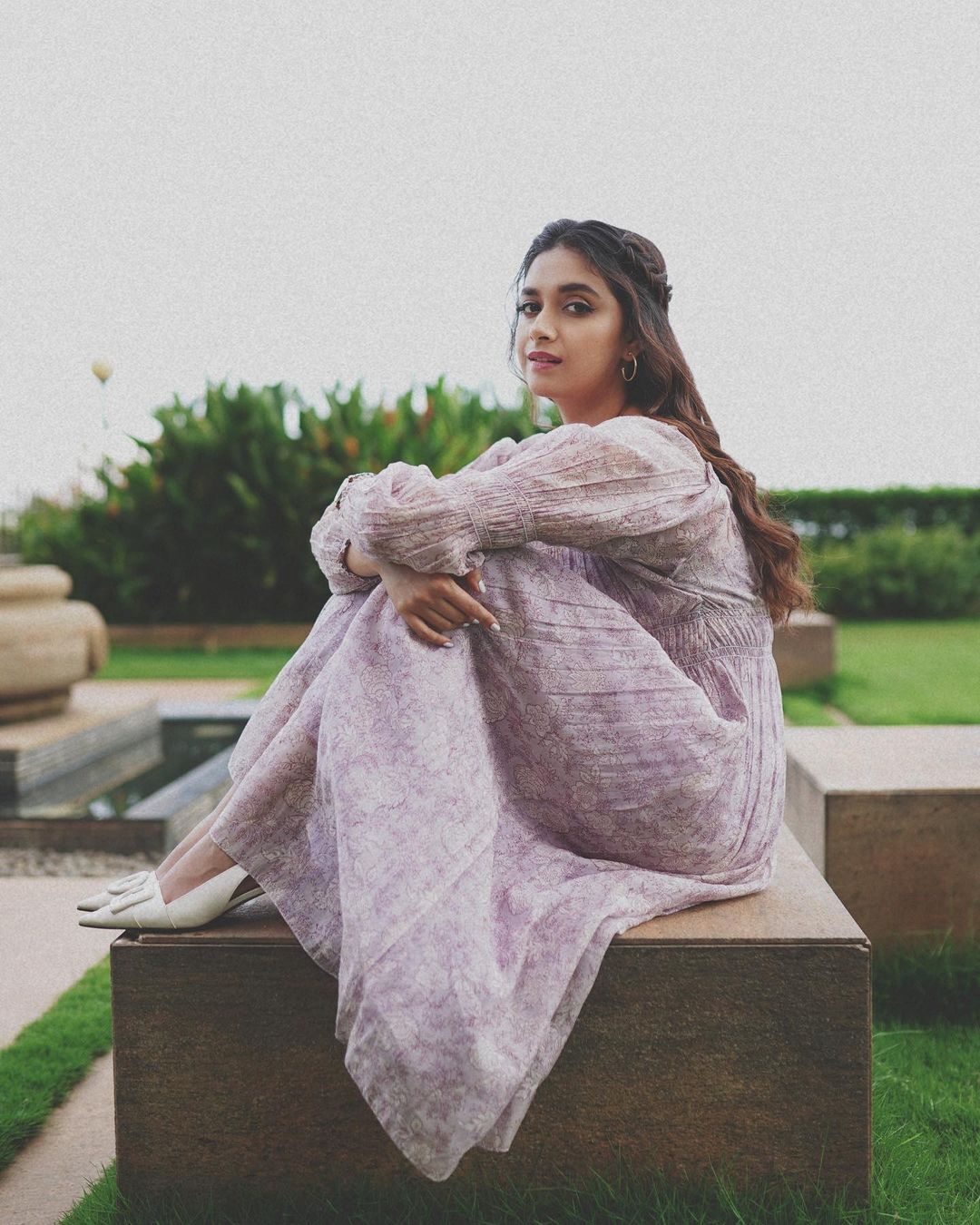  കീർത്തി, ആരാധകരെ ഇങ്ങനെ ഞെട്ടിക്കണം എന്ന വാശിയിലാണോ? ദേ നടിയുടെ വൈറൽ ഫോട്ടോസ് കാണാം