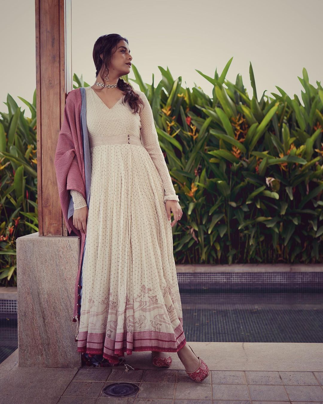  കീർത്തി, ആരാധകരെ ഇങ്ങനെ ഞെട്ടിക്കണം എന്ന വാശിയിലാണോ? ദേ നടിയുടെ വൈറൽ ഫോട്ടോസ് കാണാം