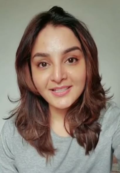എവിടെയോ മുഖ പരിചയം.. അല്ല മഞ്ജു ചേച്ചിയല്ലേ ഇത്: വൈറലായി ആരാധകർക്കൊപ്പമുള്ള മഞ്ജു വാര്യറുടെ ചിത്രം