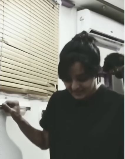 എവിടെയോ മുഖ പരിചയം.. അല്ല മഞ്ജു ചേച്ചിയല്ലേ ഇത്: വൈറലായി ആരാധകർക്കൊപ്പമുള്ള മഞ്ജു വാര്യറുടെ ചിത്രം