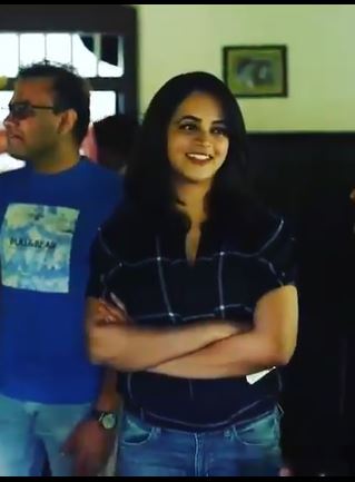 ഇക്കാക്കയുടെ അനിയത്തിക്കുട്ടി എത്തി, സൂപ്പർ ലുക്കില്‍ തന്നെ: ഭാവനയുടെ പുതിയ ലൊക്കേഷന്‍ ചിത്രം വൈറലാവുന്നു