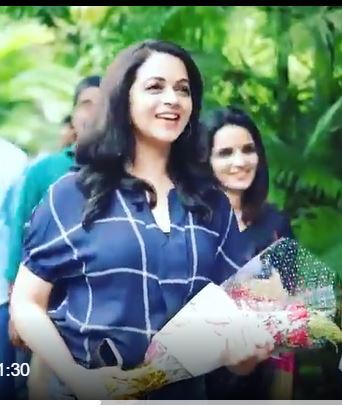 ഇക്കാക്കയുടെ അനിയത്തിക്കുട്ടി എത്തി, സൂപ്പർ ലുക്കില്‍ തന്നെ: ഭാവനയുടെ പുതിയ ലൊക്കേഷന്‍ ചിത്രം വൈറലാവുന്നു