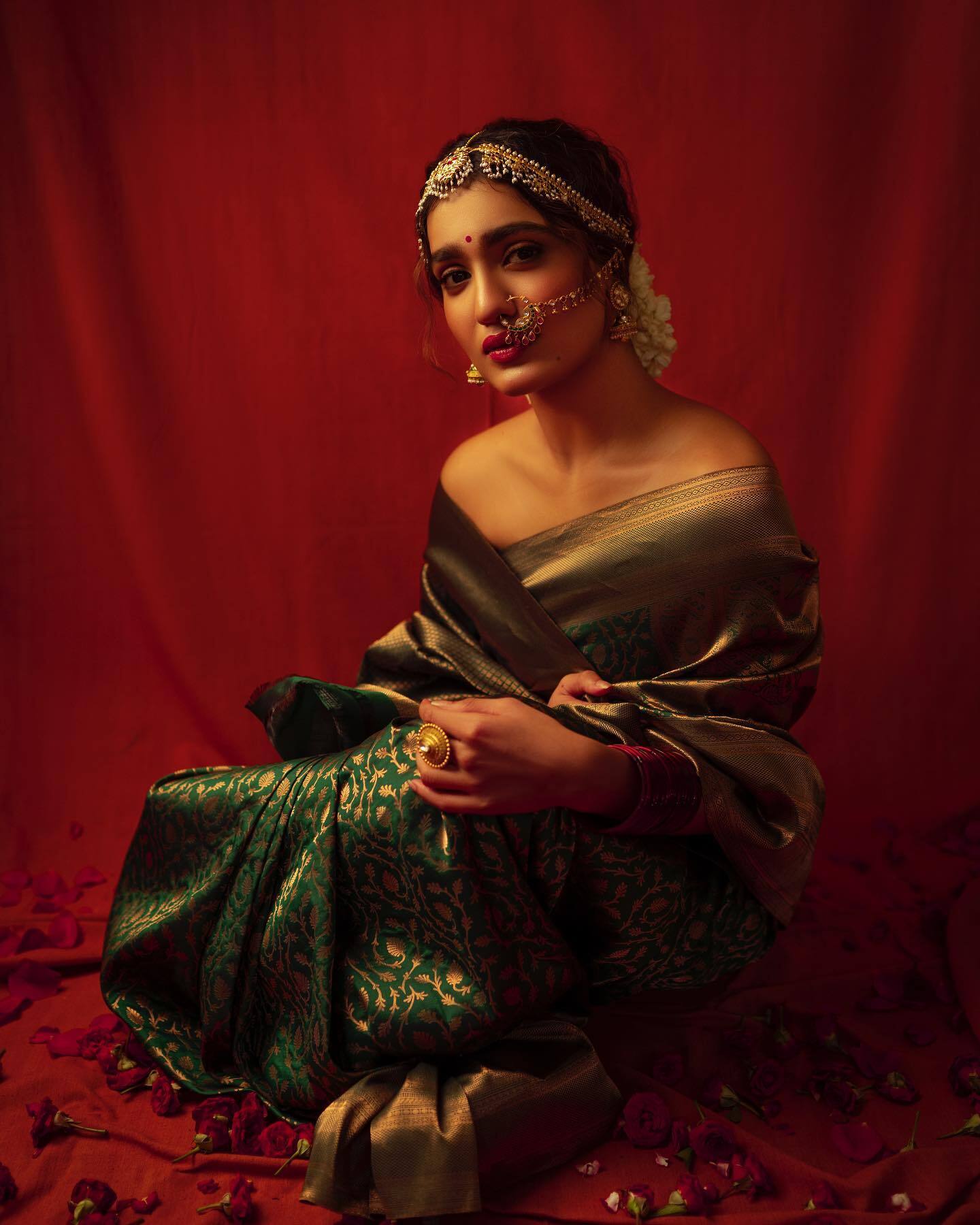 വേറിട്ട ഭാവങ്ങളില്‍ കലക്കന്‍ ചിത്രങ്ങള്‍; സാനിയ പൊളിച്ചെന്ന് ആരാധകര്‍