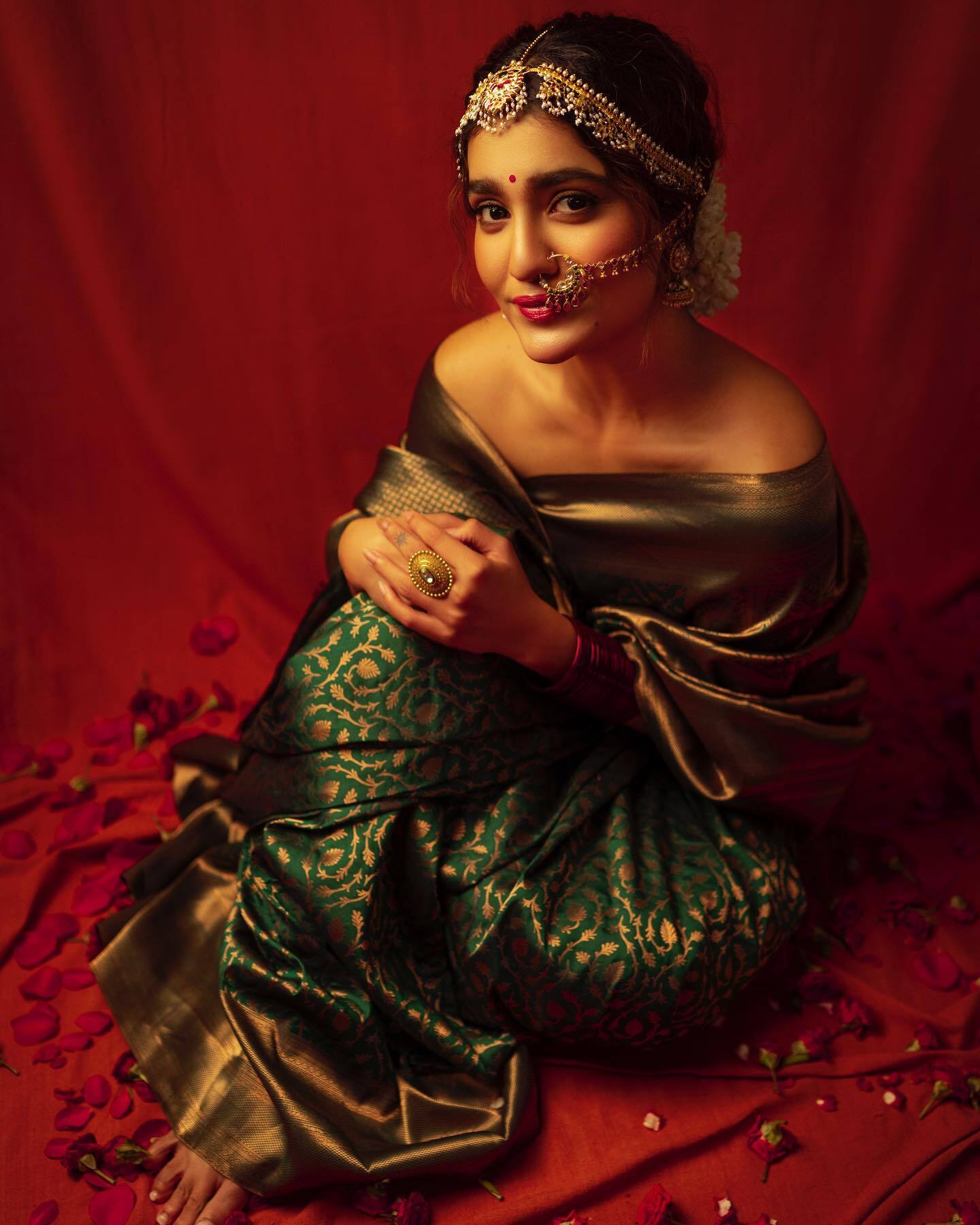 വേറിട്ട ഭാവങ്ങളില്‍ കലക്കന്‍ ചിത്രങ്ങള്‍; സാനിയ പൊളിച്ചെന്ന് ആരാധകര്‍