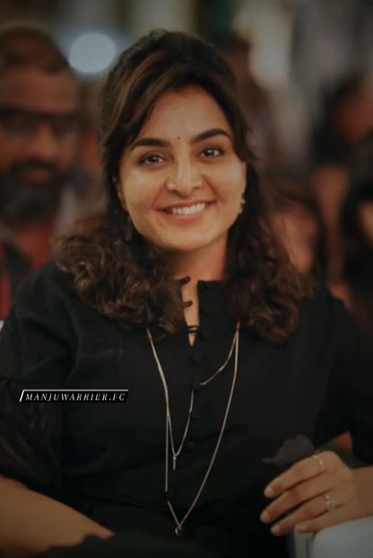 എന്താണ് മഞ്ജു ചേച്ചീ ഈ ചിരിക്ക് പിന്നിലെ രഹസ്യം: ഒരോ തവണ കാണുതോറും ഇഷ്ടം കൂടുന്ന മഞ്ജു മാജിക്ക്