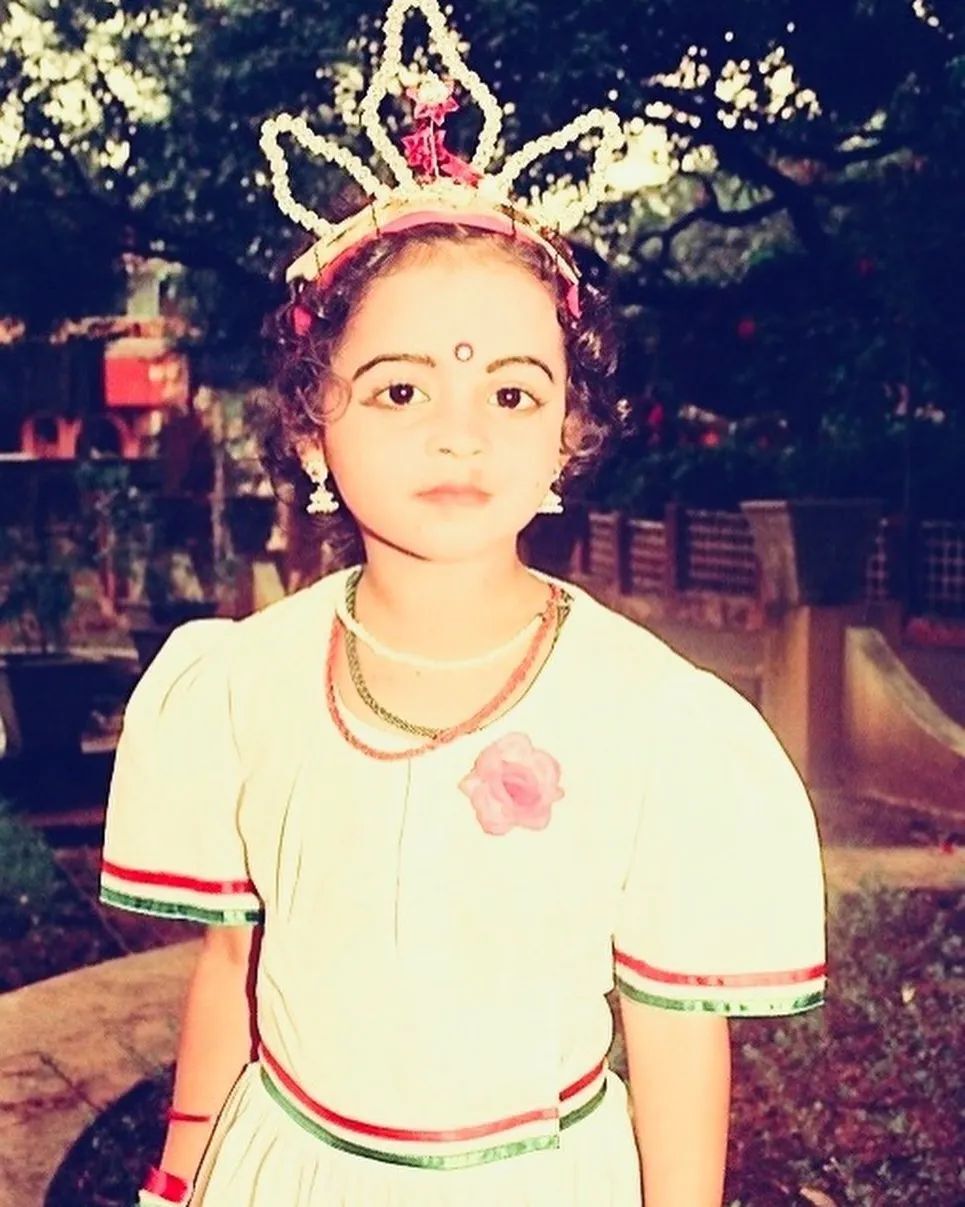  'കുട്ടിക്കാലത്തേക്ക് തിരിച്ച് പോകാൻ തോന്നുന്നുവെന്ന് ഭാവന';കുട്ടിക്കാലത്തെ ക്യൂട്ട് ചിത്രങ്ങളുമായി താരം