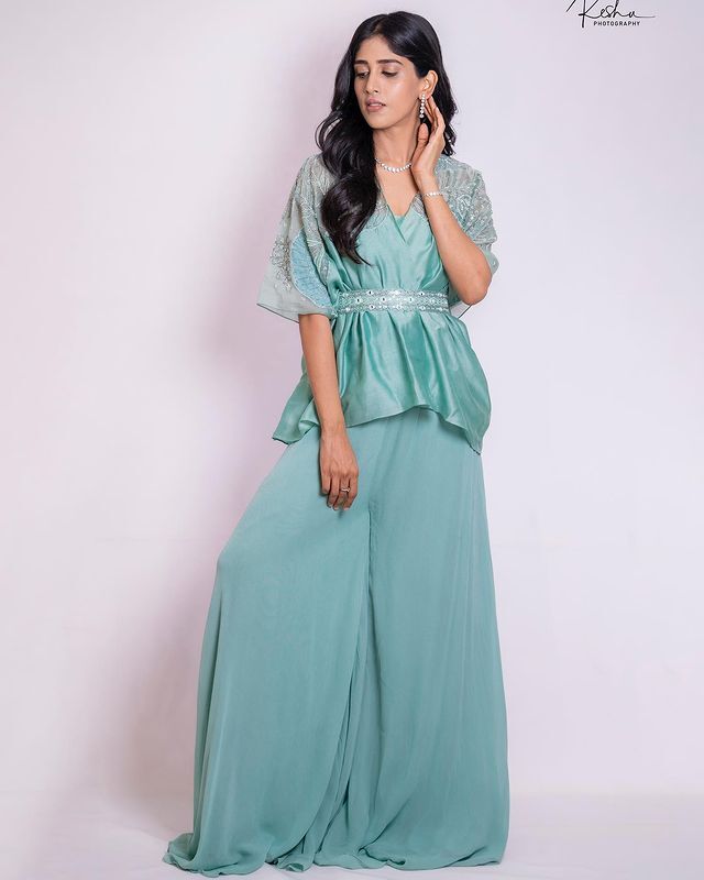 చాందిని చౌదరి చమక్ అందాలు