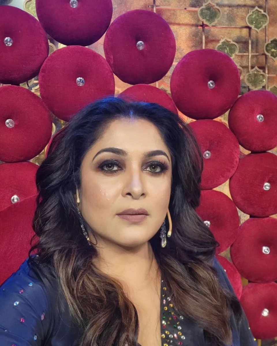 വയസ്സായാലും ഉൻ സ്റ്റൈൽ അഴക് ഉന്നെ വിട്ട് പോകലെ: പുത്തന്‍ ലുക്കില്‍ ഞെട്ടിച്ച് രമ്യ കൃഷ്ണന്‍