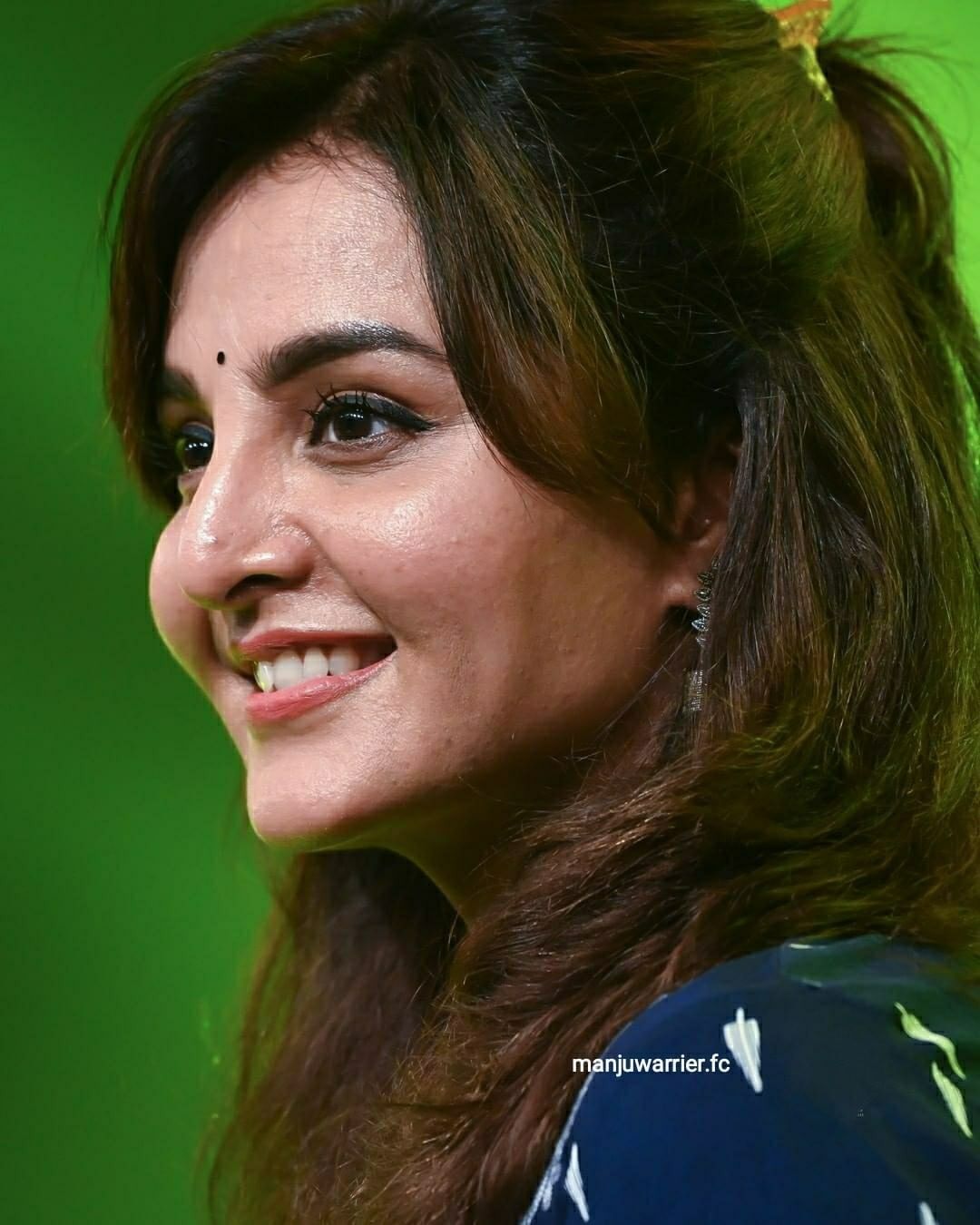  'ദിസ് ഈസ് മൈ എന്റെർടെയിൻമെന്റ് എന്നാണോ? മഞ്ജു വാര്യരുടെ ഒരേ പൊളി ചിത്രങ്ങൾ.. വൈറൽ