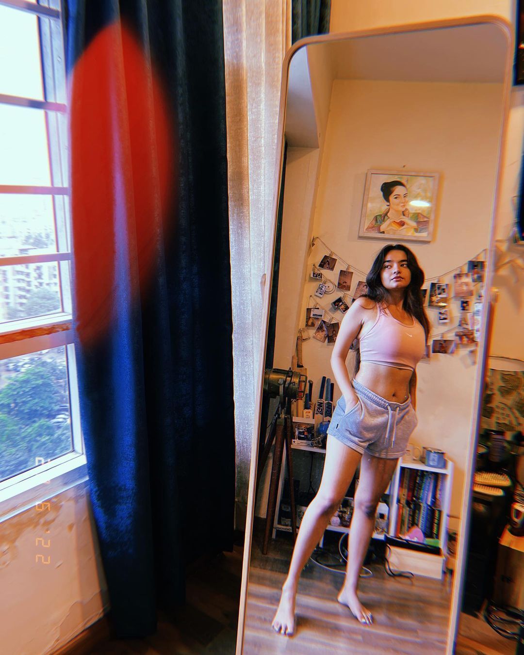 వలపుల వయ్యారి.. అనుష్క సేన్ అందాల విందు ( ఫోటోలు )