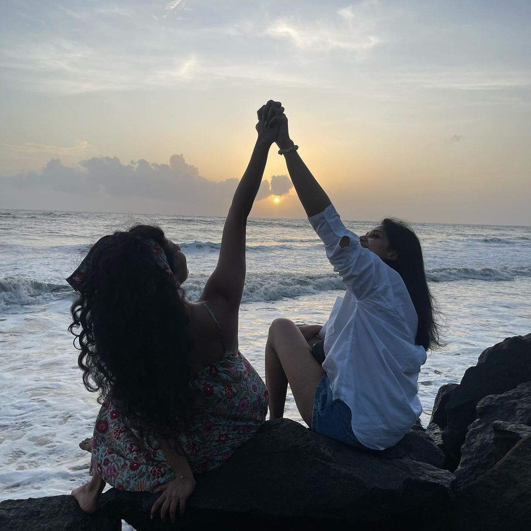 ഇത് ചെറായിയുടെ സൗന്ദര്യം: സൂര്യശോഭയില്‍ തിളങ്ങിയ നൈല ഉഷ