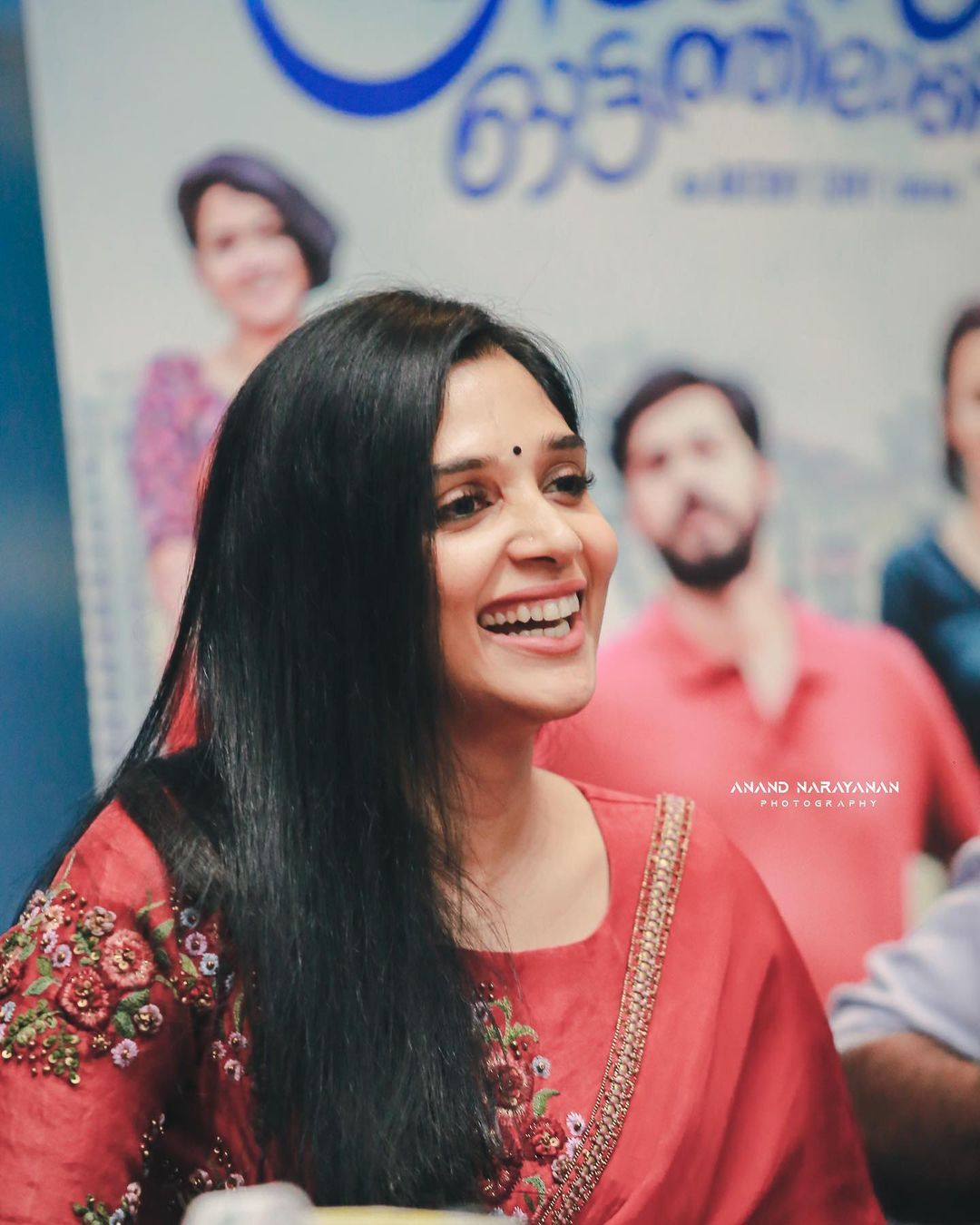 ഇത് ചെറായിയുടെ സൗന്ദര്യം: സൂര്യശോഭയില്‍ തിളങ്ങിയ നൈല ഉഷ