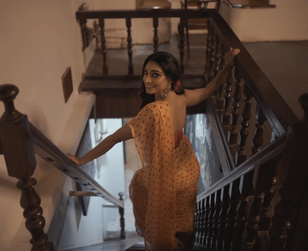  'അത്ഭുതങ്ങൾ സംഭവിക്കാൻ തുടങ്ങുന്നത് അപ്പോഴാണ്'..ബിഗ് ബോസ് താരം ഋതു മന്ത്രയുടെ കിടിലൻ ചിത്രങ്ങൾ