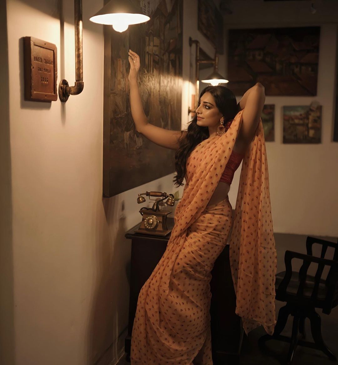  'അത്ഭുതങ്ങൾ സംഭവിക്കാൻ തുടങ്ങുന്നത് അപ്പോഴാണ്'..ബിഗ് ബോസ് താരം ഋതു മന്ത്രയുടെ കിടിലൻ ചിത്രങ്ങൾ