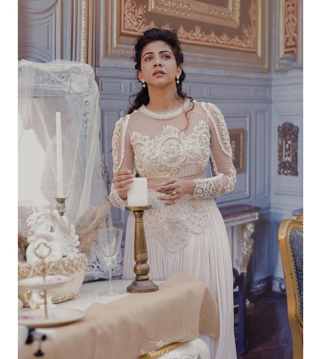 ഇതാര് ബ്രിട്ടീഷ് രാജകുമാരിയോ: വിന്റേജ് ബ്യൂട്ടിയില്‍ തിളങ്ങി മഡോണ സെബാസ്റ്റ്യന്‍