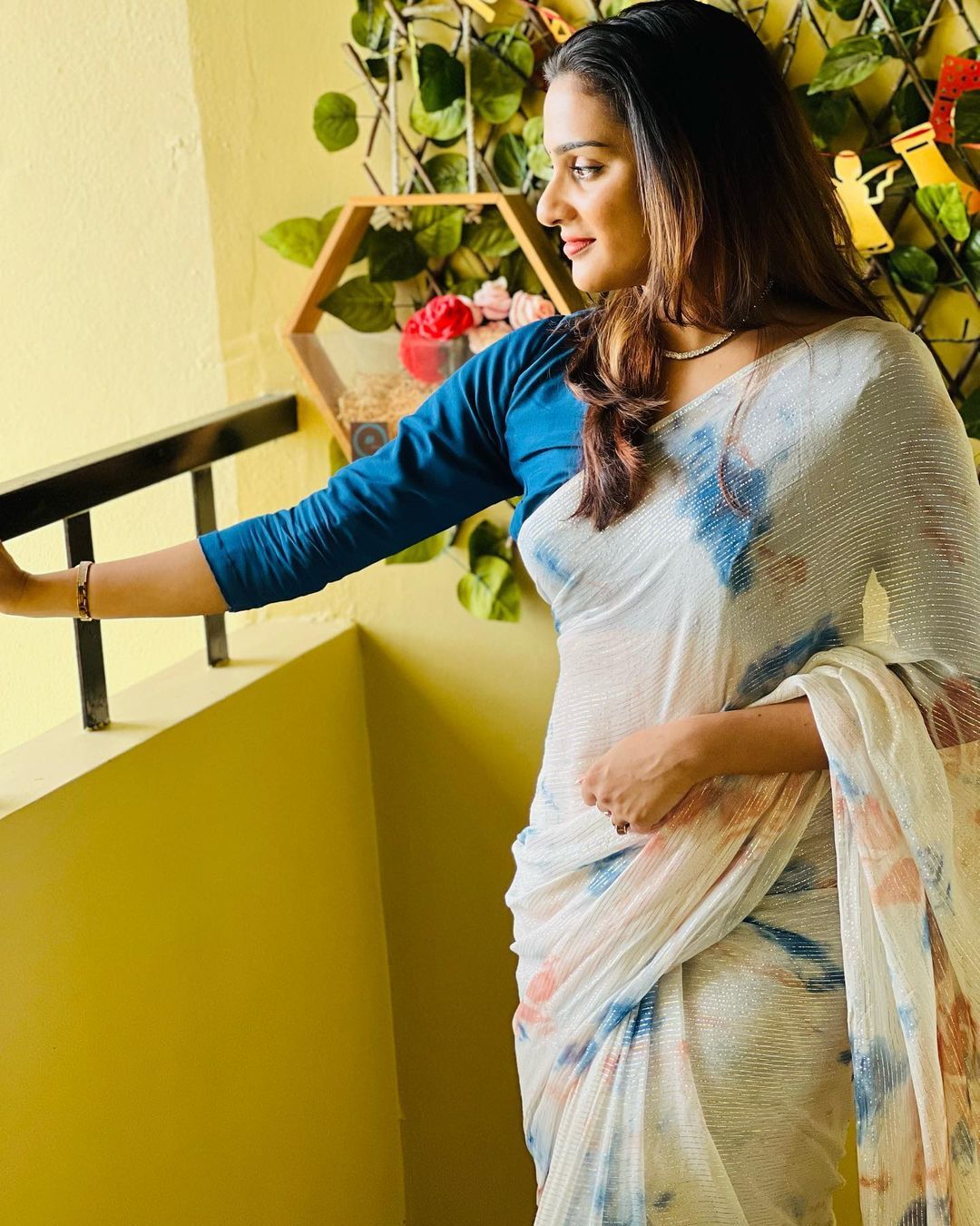 'ഞങ്ങളുടെ മെഗാസ്റ്റാറിനെ ഫോട്ടോഗ്രാഫറാക്കി അല്ലേ', അതിഥി രവിയുടെ ചിത്രങ്ങള്‍ വൈറല്‍