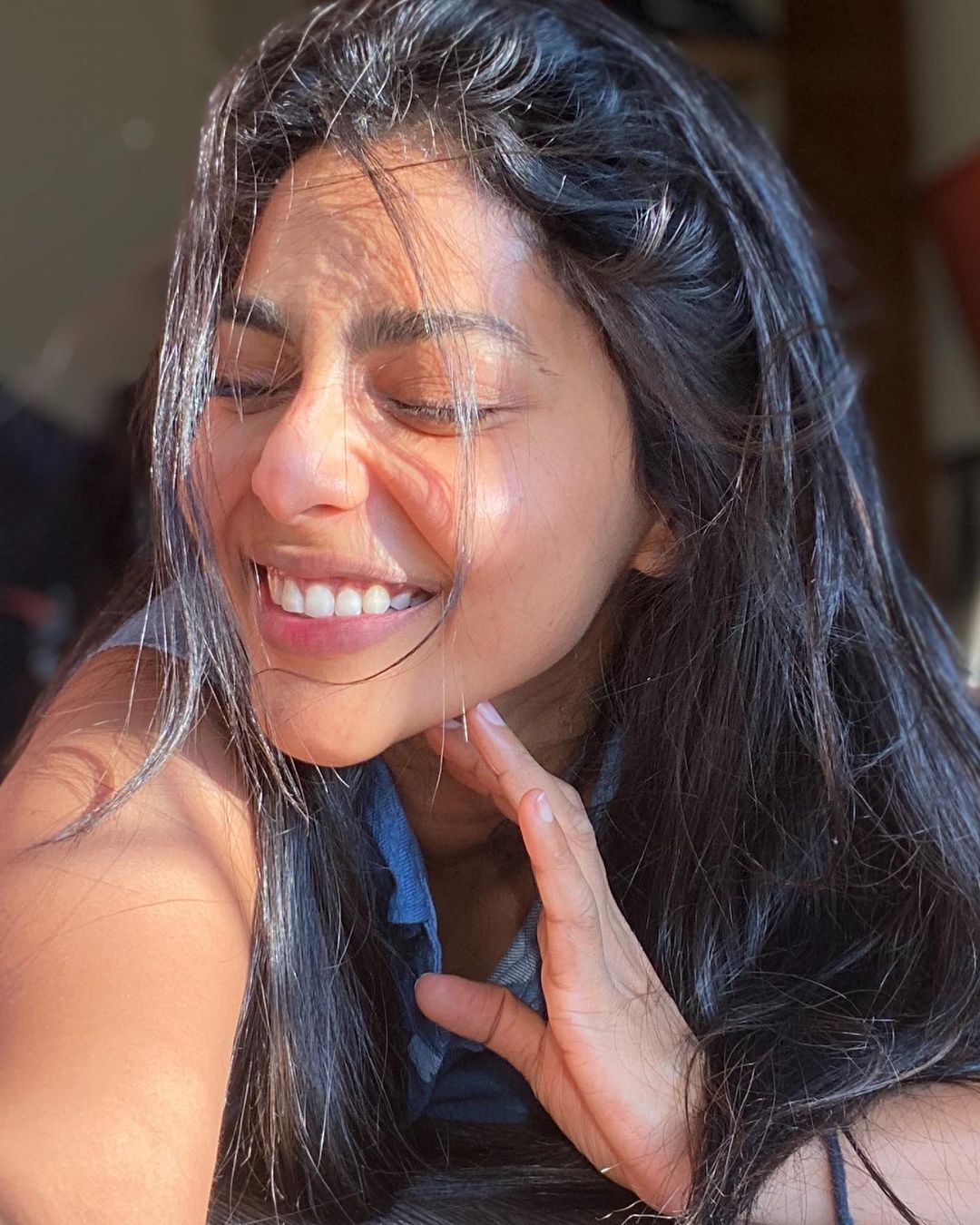 ക്യൂട്ട് ചിരിയിൽ സെൽഫി; ഉടൻ പങ്കിട്ട് ലൈക്കുകൾ വാരിക്കൂട്ടി നടി ഐശ്വര്യ ലക്ഷ്മി 