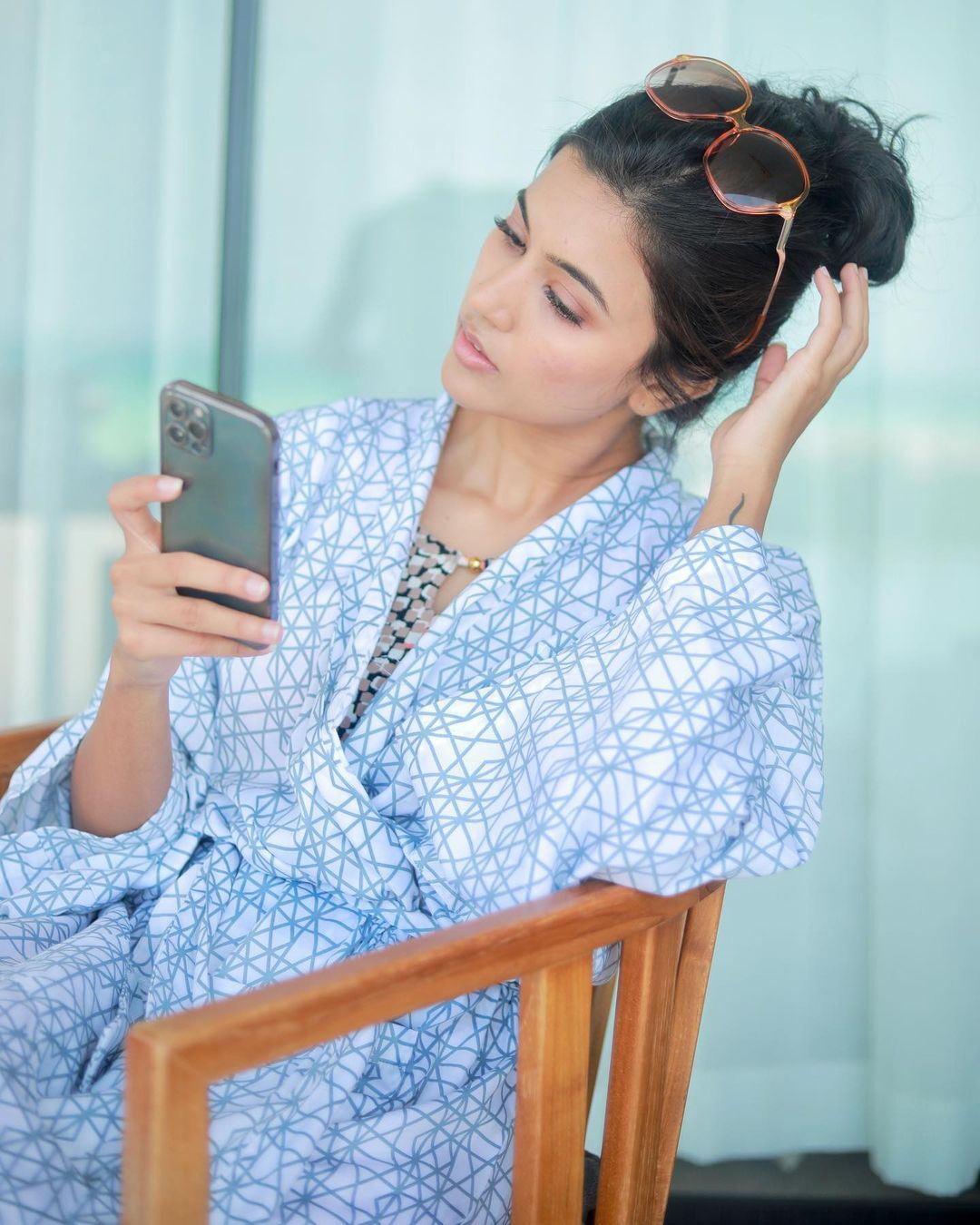 അത് ശരി.. ഈ ചിത്രത്തിന് ഇത്രേം അര്‍ത്ഥമുണ്ടായിരുന്നല്ലേ...; അഞ്ജു കുര്യന്റെ ചിത്രങ്ങള്‍ കണ്ടോ