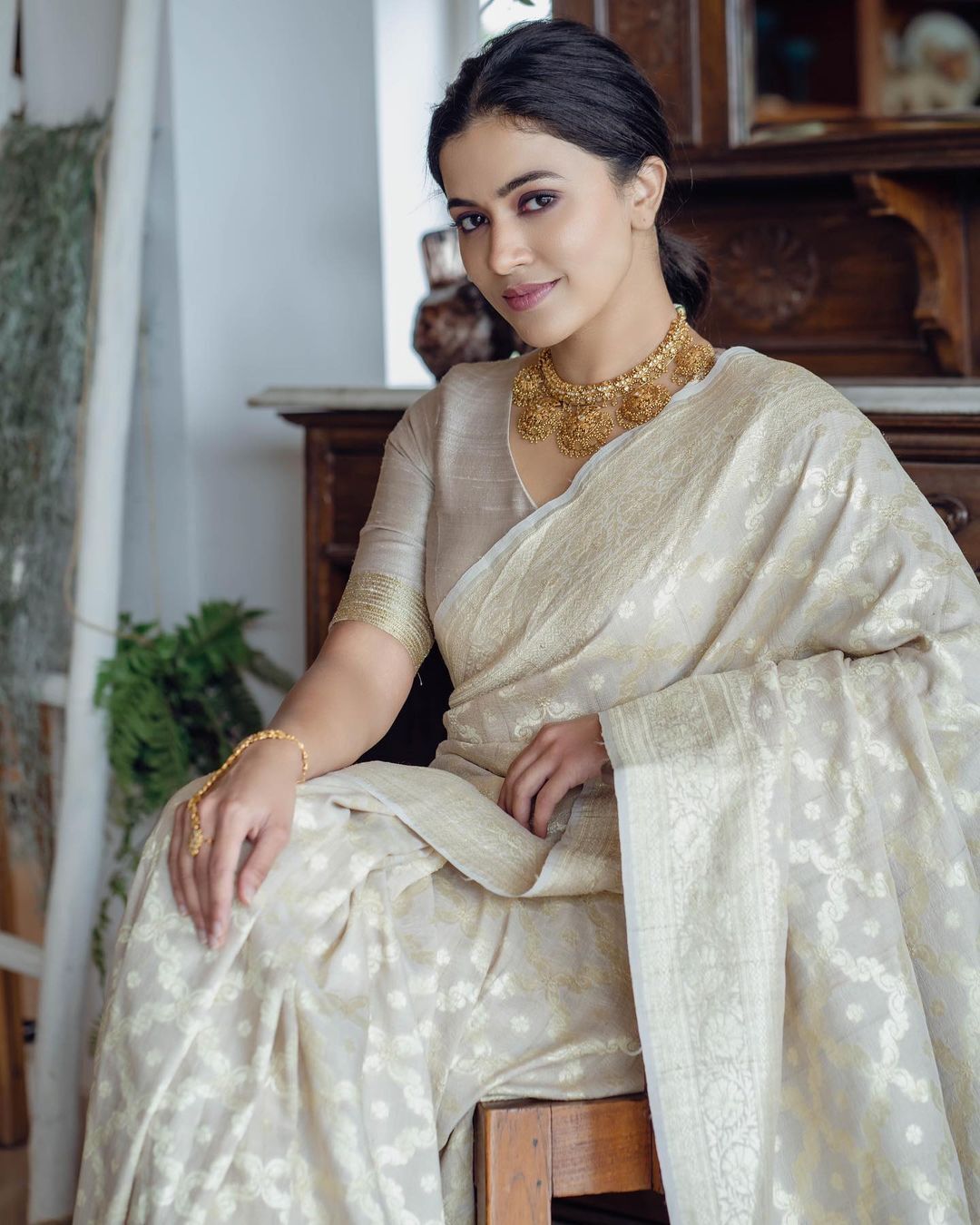 അത് ശരി.. ഈ ചിത്രത്തിന് ഇത്രേം അര്‍ത്ഥമുണ്ടായിരുന്നല്ലേ...; അഞ്ജു കുര്യന്റെ ചിത്രങ്ങള്‍ കണ്ടോ