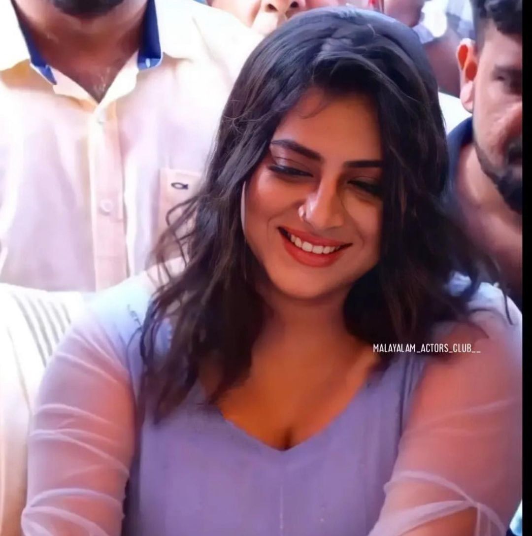 പുത്തന്‍ ലുക്കില്‍ സുന്ദരിയായി നടി അന്ന രാജന്‍; താരത്തിന്റെ കിടിലന്‍ ചിത്രങ്ങള്‍ സോഷ്യല്‍ മീഡിയയില്‍ വൈറല്‍