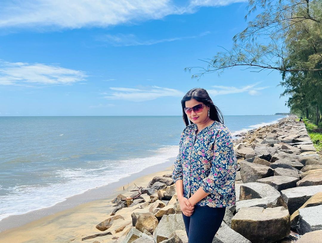 വിന്റേജ് സാരിയില്‍ തിളങ്ങി അന്‍സിബ; കിടിലന്‍ ചിത്രങ്ങള്‍