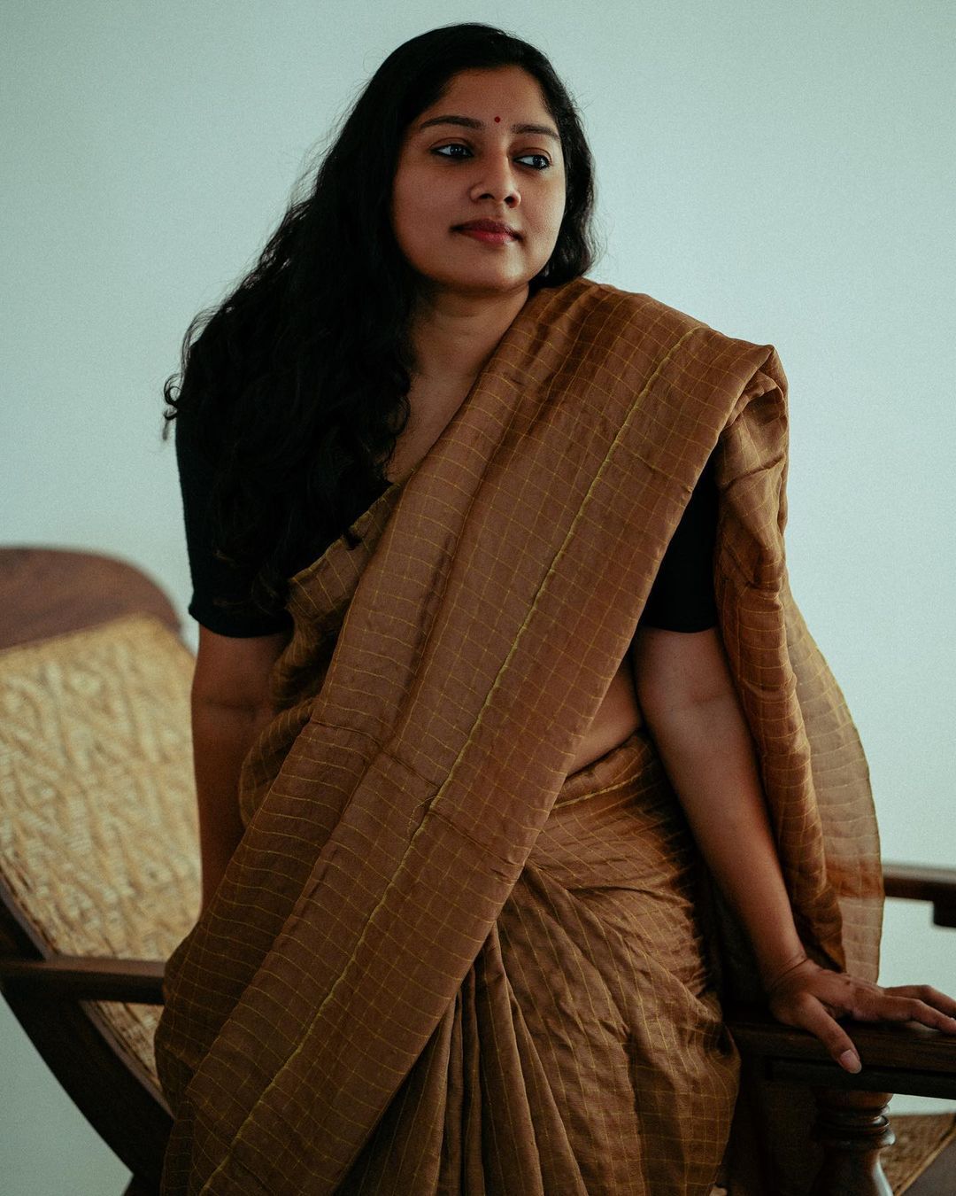 ആരാപ്പാ ഇത്! കണ്ണുതള്ളി ആരാധകര്‍..'പെര്‍ഫെക്ട് സണ്‍ഡേ ഔട്ട് ഫിറ്റില്‍' അനുമോള്‍