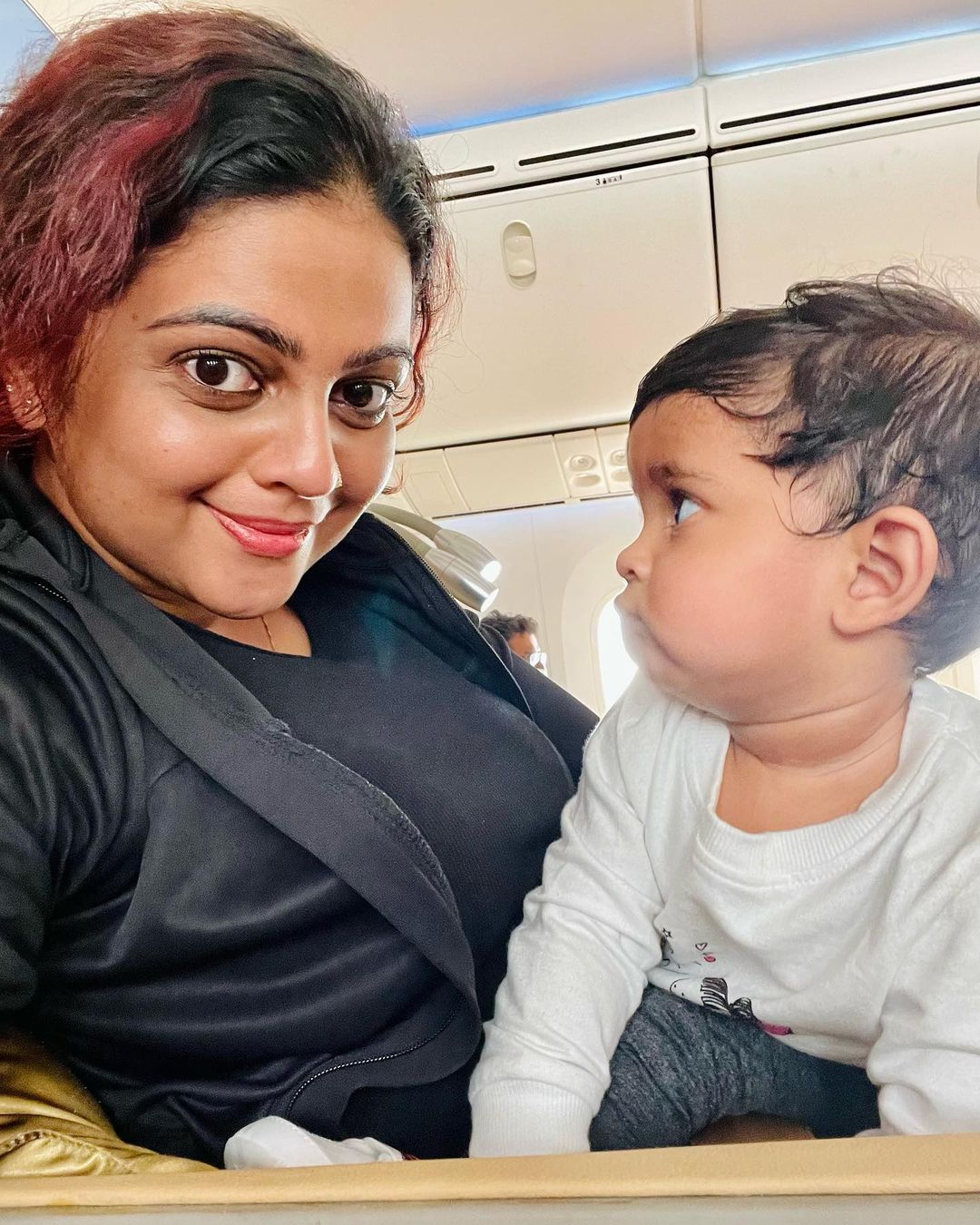 ''ഇത് ആരാണ് വ്യായാമം ചെയ്യാൻ എത്തിയിരിക്കുന്നത്''; അശ്വതിയും കമലയും, വൈറൽ ചിത്രങ്ങൾ 