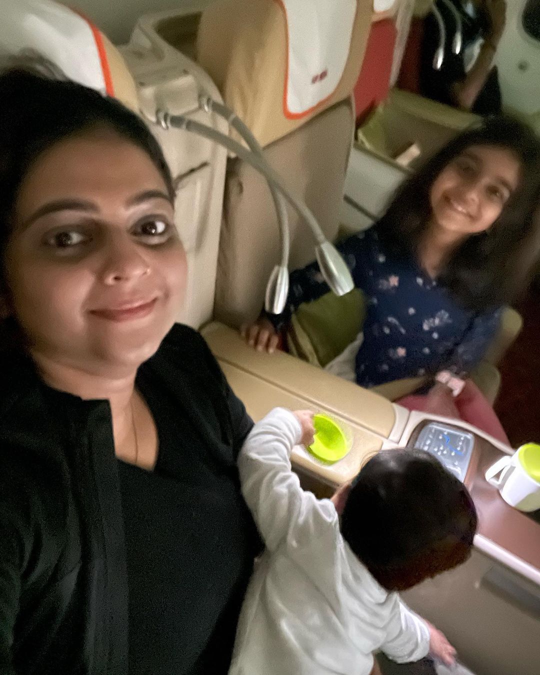 ''ഇത് ആരാണ് വ്യായാമം ചെയ്യാൻ എത്തിയിരിക്കുന്നത്''; അശ്വതിയും കമലയും, വൈറൽ ചിത്രങ്ങൾ 