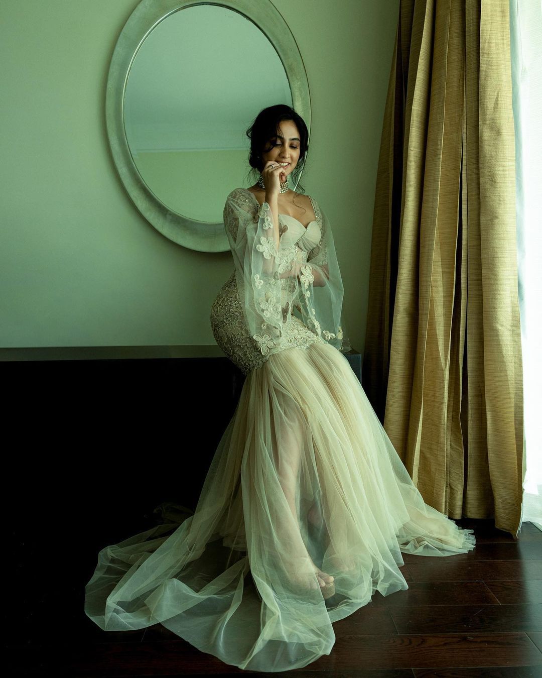 ഇതെന്താ മത്സ്യകന്യകയോ..? എന്തായാലും പൊളിച്ചു ദീപ്തി... വൈറല്‍ ചിത്രങ്ങള്‍