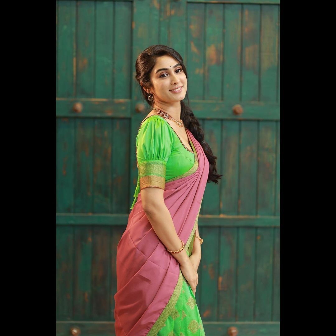 നല്ല നാടൻ ലുക്കിൽ നടി ദീപ്തി സതി; പുത്തൻ ചിത്രങ്ങൾ സമൂഹമാധ്യമത്തെ ഇളക്കി മറിക്കുന്നു? കാണാം 