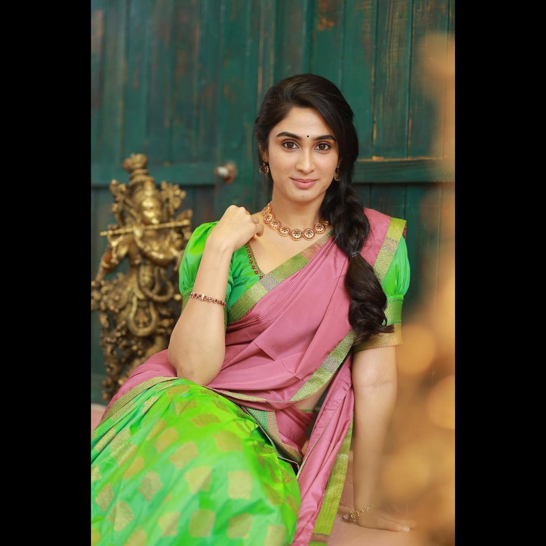 നല്ല നാടൻ ലുക്കിൽ നടി ദീപ്തി സതി; പുത്തൻ ചിത്രങ്ങൾ സമൂഹമാധ്യമത്തെ ഇളക്കി മറിക്കുന്നു? കാണാം 