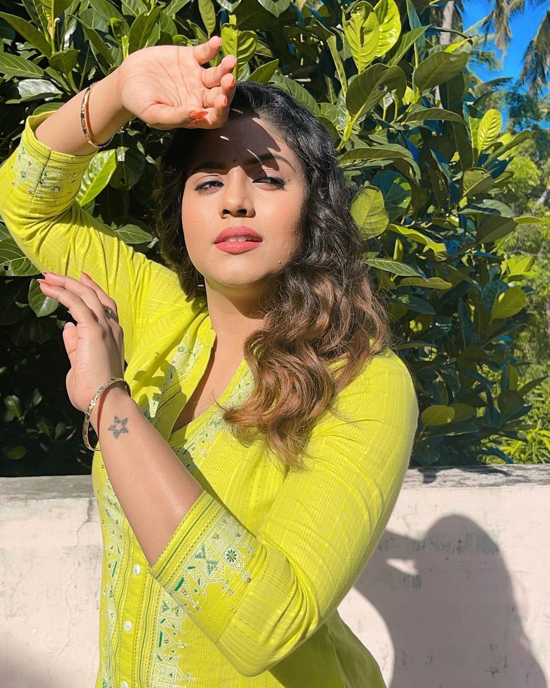 ഇതൊക്കെ എങ്ങനെ വിശേഷിപ്പിക്കും ഇനിയാ.... സൗന്ദര്യം എന്നാല്‍ നിങ്ങളാണ്