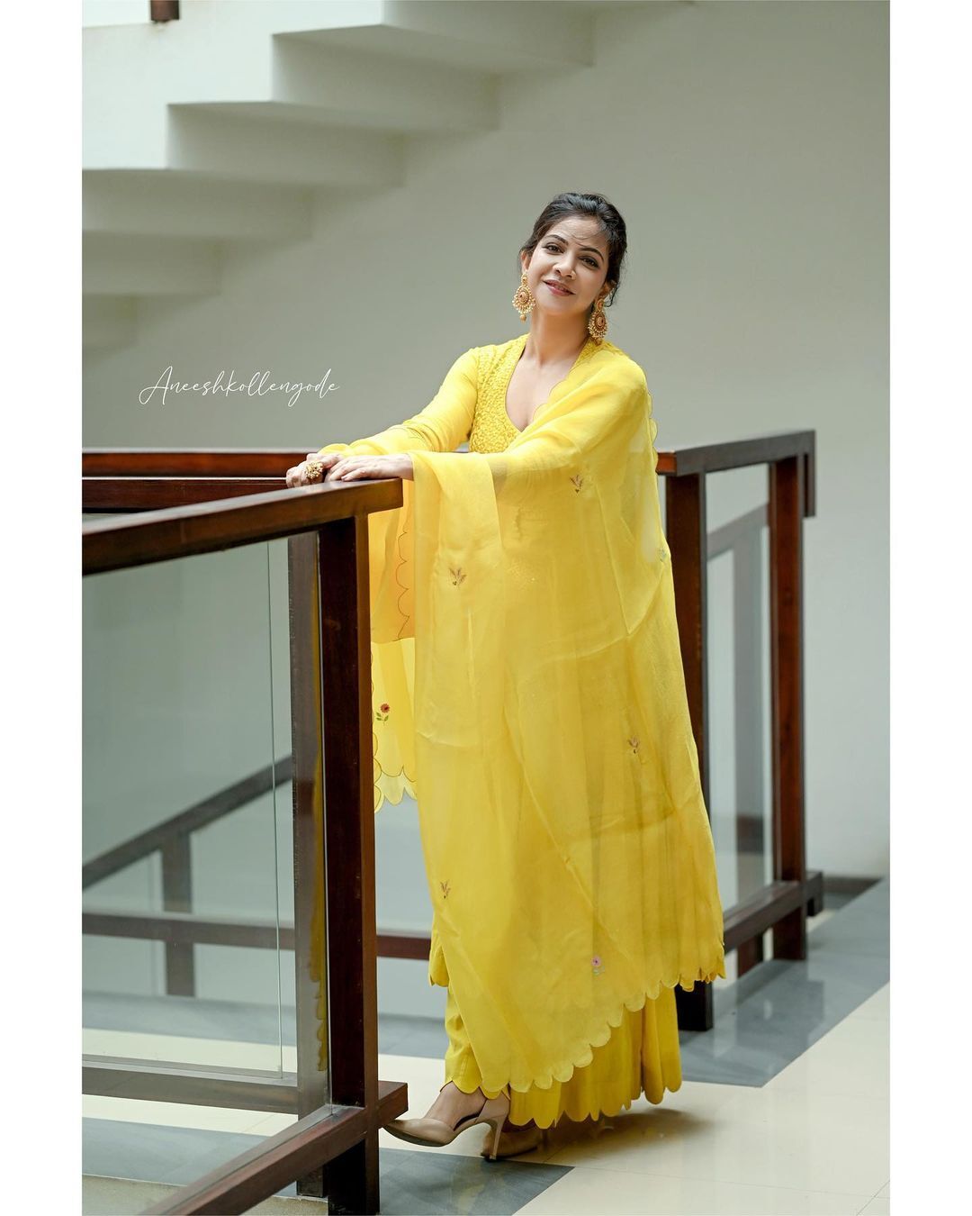 ഇൻസ്റ്റഗ്രാമിൽ ആരാധകരുടെ കണ്ണു തളളി ! മാസ് ആണേ... മഡോണ സെബാസ്റ്റ്യൻ ചിത്രങ്ങൾ; എല്ലാം വൈറൽ