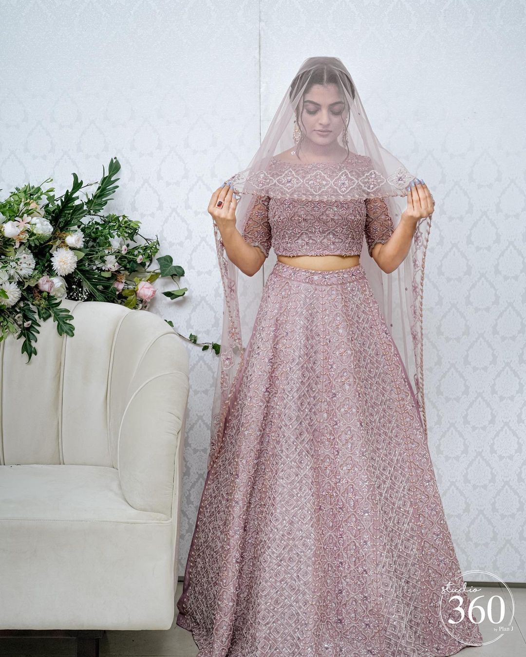 യാ...മക്കളെ... ഏതാ ലുക്ക്; മൊഞ്ചത്തി ലുക്കുമായി നിഖില വിമല്‍