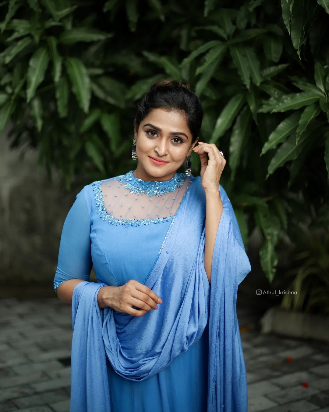 നീലത്താമരയായി രമ്യ നമ്പീശന്‍; ഇത് അടിപൊളി ലുക്കെന്ന് ആരാധകര്‍