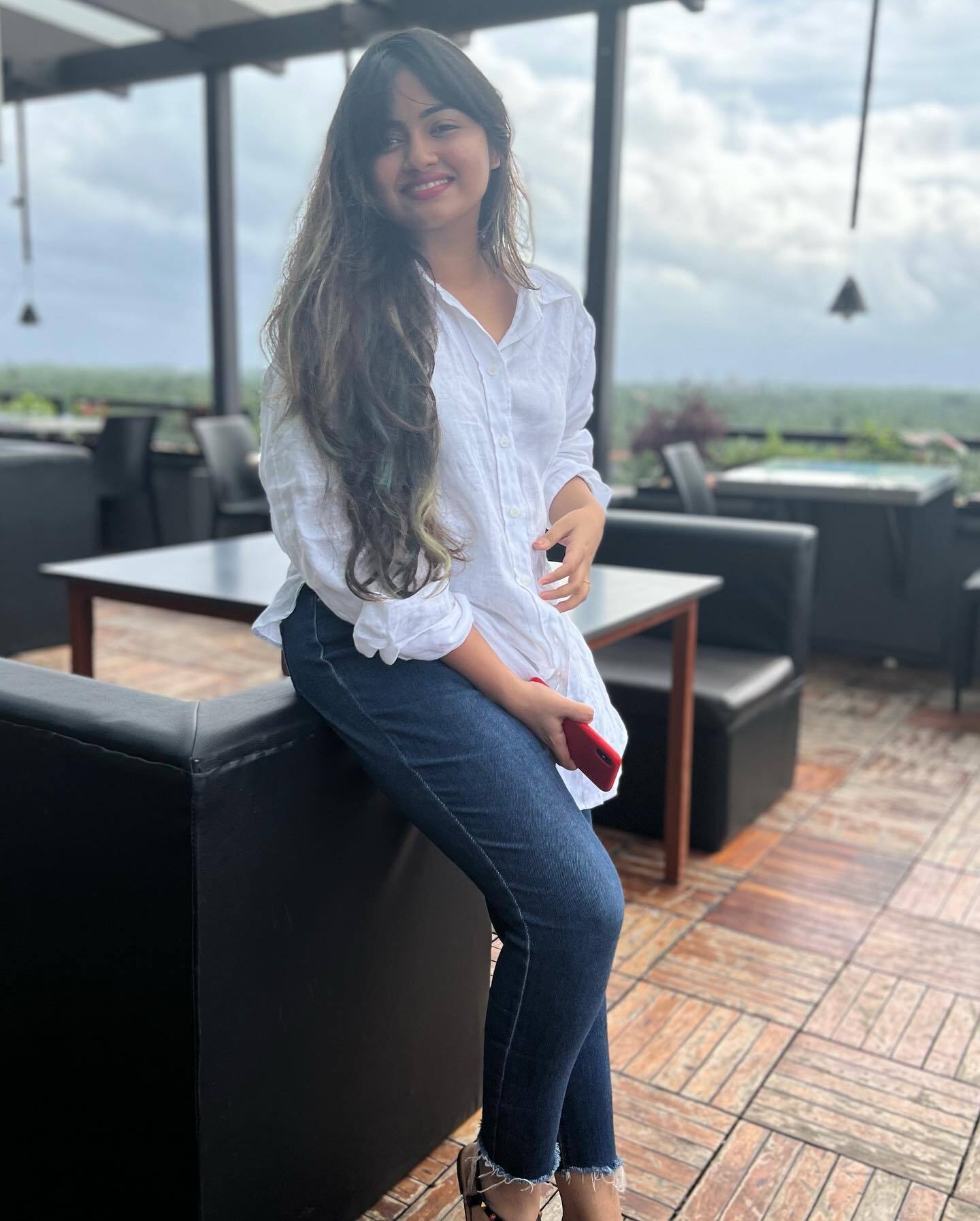 സ്റ്റാര്‍ട്ട്.... ക്യാമറ... ആക്ഷന്‍..; സംവിധായിക വേഷത്തില്‍ ഷാലിന്‍; കലക്കിയല്ലോയെന്ന് സോഷ്യല്‍ മീഡിയ