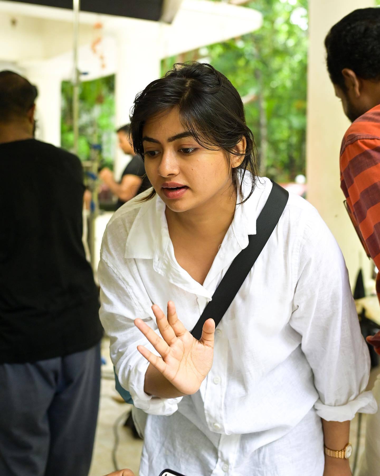 സ്റ്റാര്‍ട്ട്.... ക്യാമറ... ആക്ഷന്‍..; സംവിധായിക വേഷത്തില്‍ ഷാലിന്‍; കലക്കിയല്ലോയെന്ന് സോഷ്യല്‍ മീഡിയ