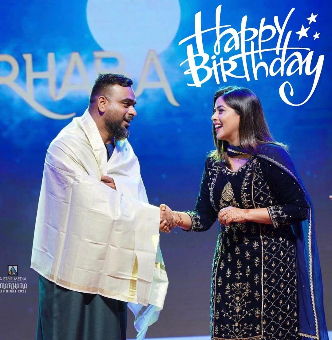 വിവാഹിതായാകാന്‍ പോകുന്നെന്ന് ഷംന, വരന്റെ ചിത്രങ്ങളിതാ... ആശംസകളുമായി സിനിമാലോകം