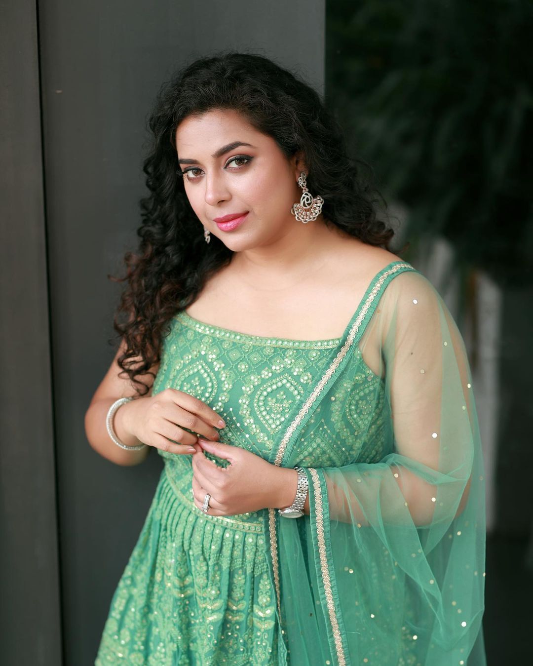 എന്നാ നോട്ടമാ ഇത് !; ഫാൻസ് പിളേളർ വീണു പോകും: ട്രെന്ഡിനൊപ്പം ക്യൂട്ടാണ് ജുവൽ മേരി