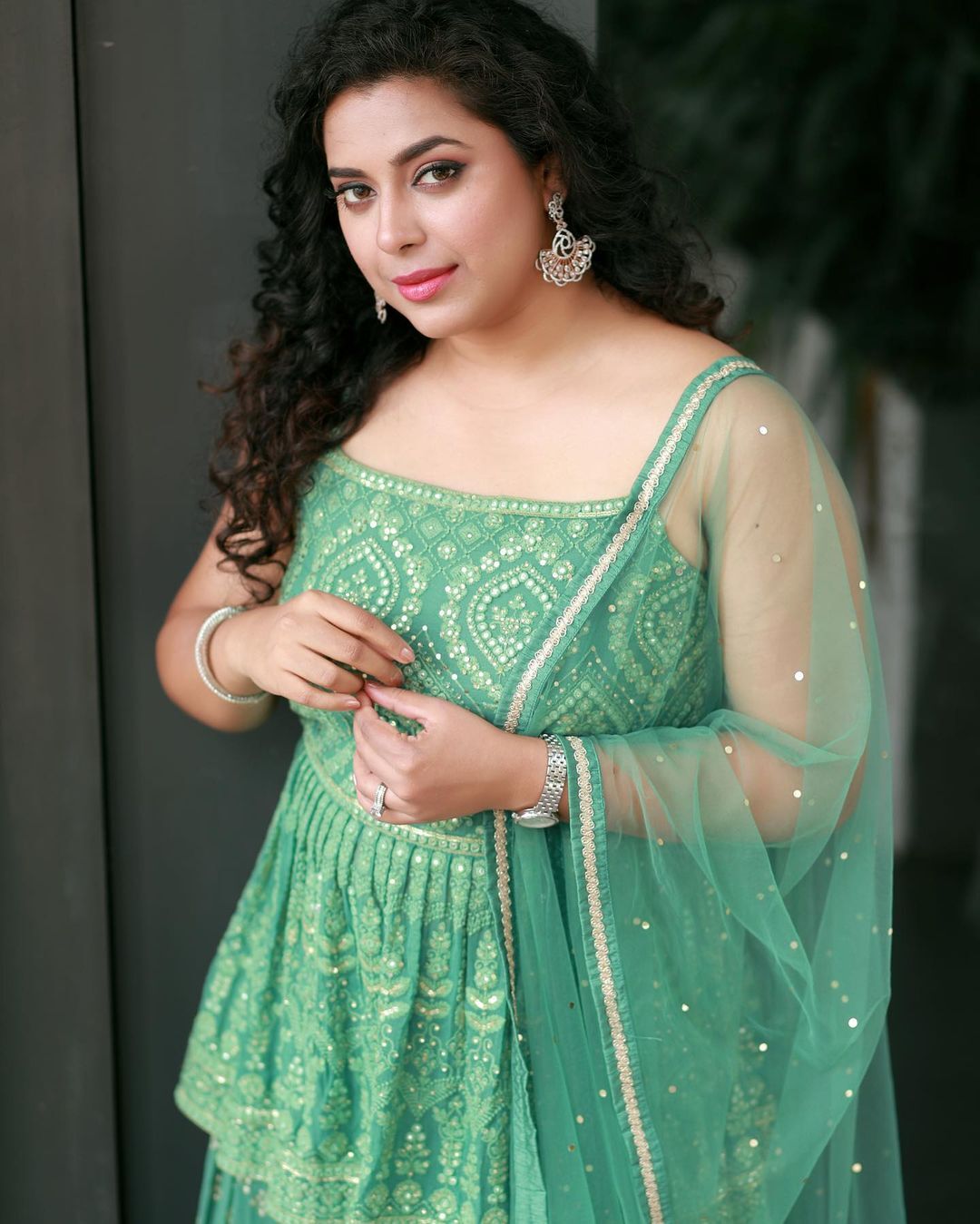 എന്നാ നോട്ടമാ ഇത് !; ഫാൻസ് പിളേളർ വീണു പോകും: ട്രെന്ഡിനൊപ്പം ക്യൂട്ടാണ് ജുവൽ മേരി