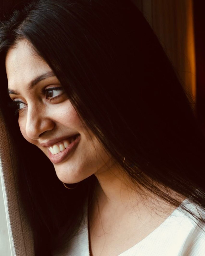 വീണ എന്നും ക്യൂട്ടാണ്; ഈ പുതിയ ലുക്ക് ഞങ്ങള്‍ക്കും ഇഷ്ടപ്പെട്ടു, വൈറല്‍ ചിത്രങ്ങള്‍