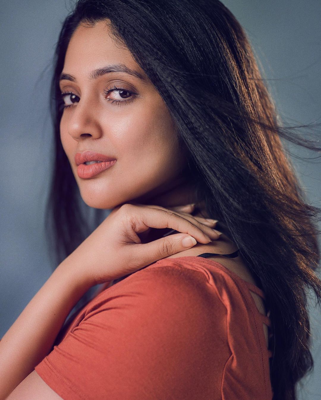 വീണ എന്നും ക്യൂട്ടാണ്; ഈ പുതിയ ലുക്ക് ഞങ്ങള്‍ക്കും ഇഷ്ടപ്പെട്ടു, വൈറല്‍ ചിത്രങ്ങള്‍