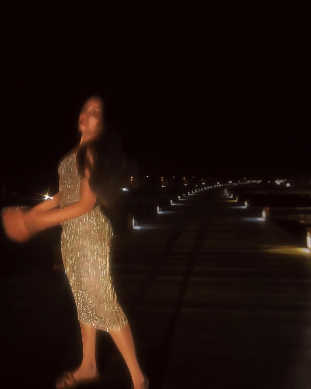 അഹാന കളര്‍ഫുളാണല്ലോ പോസ്, സംഗതി കലക്കിയിട്ടുണ്ട്, ഗ്ലാമറസ് ചിത്രങ്ങള്‍ വൈറല്‍