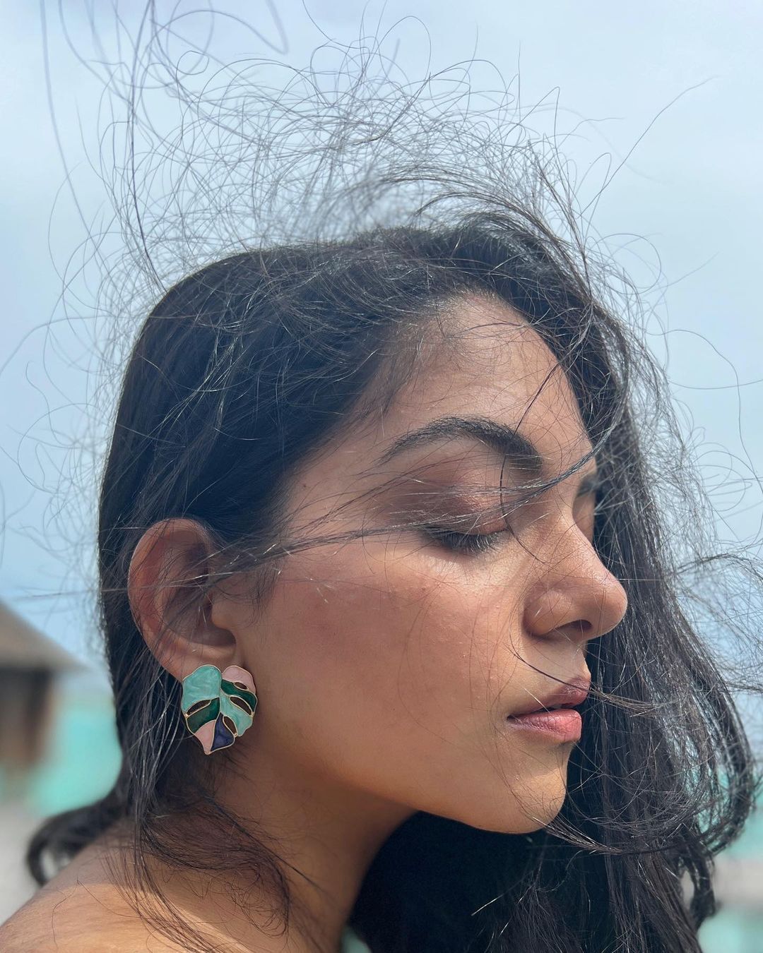 ഇതിനപ്പുറം ഒരു സൗന്ദര്യമുണ്ടോ!!! ട്രെന്റി ലുക്കില്‍ അഹാന.... വാക്കുകള്‍ കിട്ടാതെ ആരാധകര്‍... 