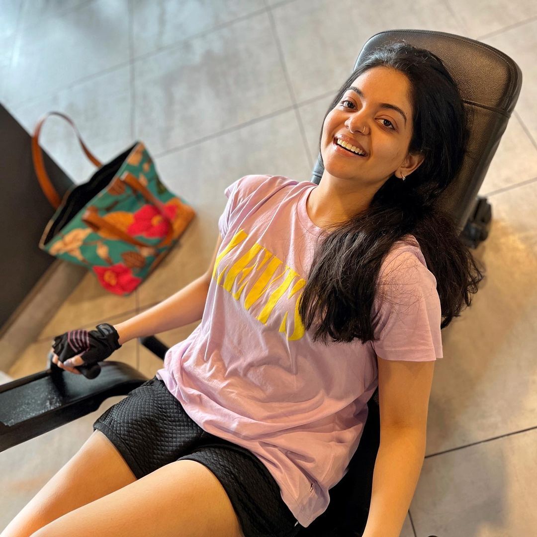 അഹാന ഹോട്ട് ലുക്കില്‍ പൊളിക്കുകയാണ്.... ക്യൂട്ട്‌നെസ് കൂടിയിട്ടുണ്ടെന്ന് ആരാധകര്‍, എന്തായാലും ചിത്രങ്ങള്‍ വൈറല്‍